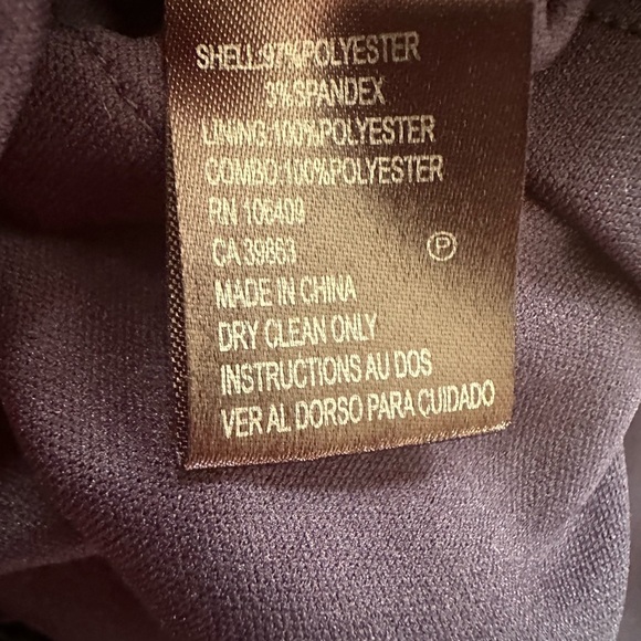 Tahari Navy Blue Shift Dress With A Lace Flower Hem & Split Bell Sleeve Size 4 - Picture 9 of 11